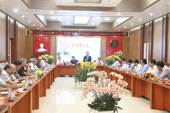 <p style= "text-align: left; ">Quang cảnh buổi gặp mặt các đồng chí nguyên lãnh đạo tỉnh Khánh Hòa</p>