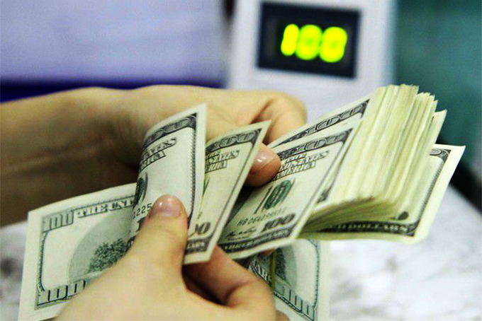 Giá USD hôm nay 9.2.2021: Tự do tiếp tục tăng dù ngân hàng lao dốc