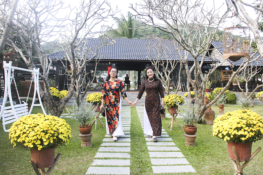  Không gian của Khu du lịch Champa Island Nha Trang nên thơ, ngập tràn sắc xuân.