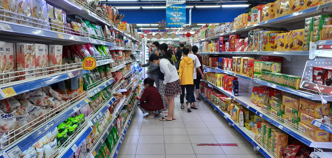 Ngày cận Tết: Hàng hóa vẫn dồi dào, chờ khách mua