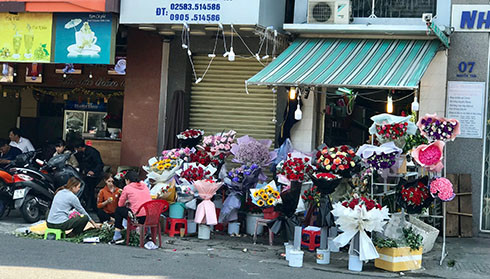 Một cửa hàng bán hoa tươi trên đường Nguyễn Trải 