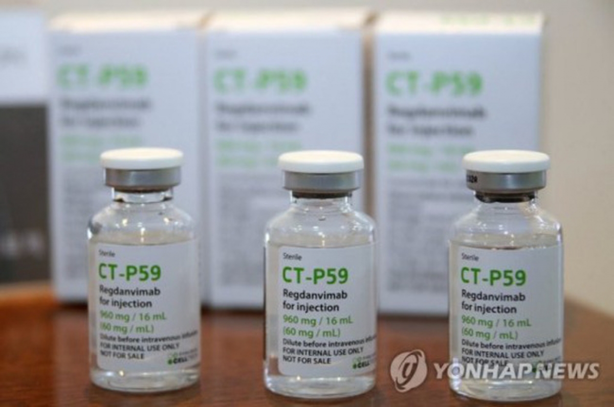 Thuốc điều trị dịch viêm đường hô hấp cấp Covid-19 bằng kháng thể mang tên  &quot;Rekkironaju &quot; (mã hiệu CT-P59) của Hàn Quốc. (Ảnh: Yonhap News)
