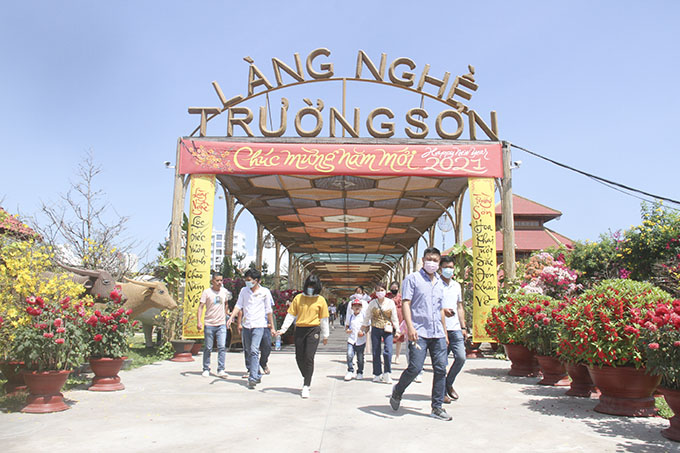 Làng nghề Trường Sơn hút khách trong dịp Tết Nguyên đán Tân Sửu 2021
