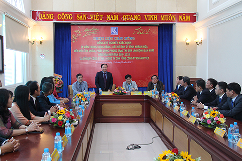 Bí thư Tỉnh ủy Nguyễn Khắc Định phát biểu phát động phong trào thi đua lao động sản xuất tại Tổng Công ty Khánh Việt