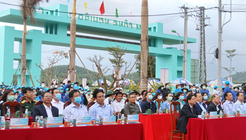Lãnh đạo tỉnh Khánh Hòa dự lễ phát động &quot;Tết trồng cây đời đời nhớ ơn Bác Hồ&quot; và ra quân Tháng Thanh niên năm 2021