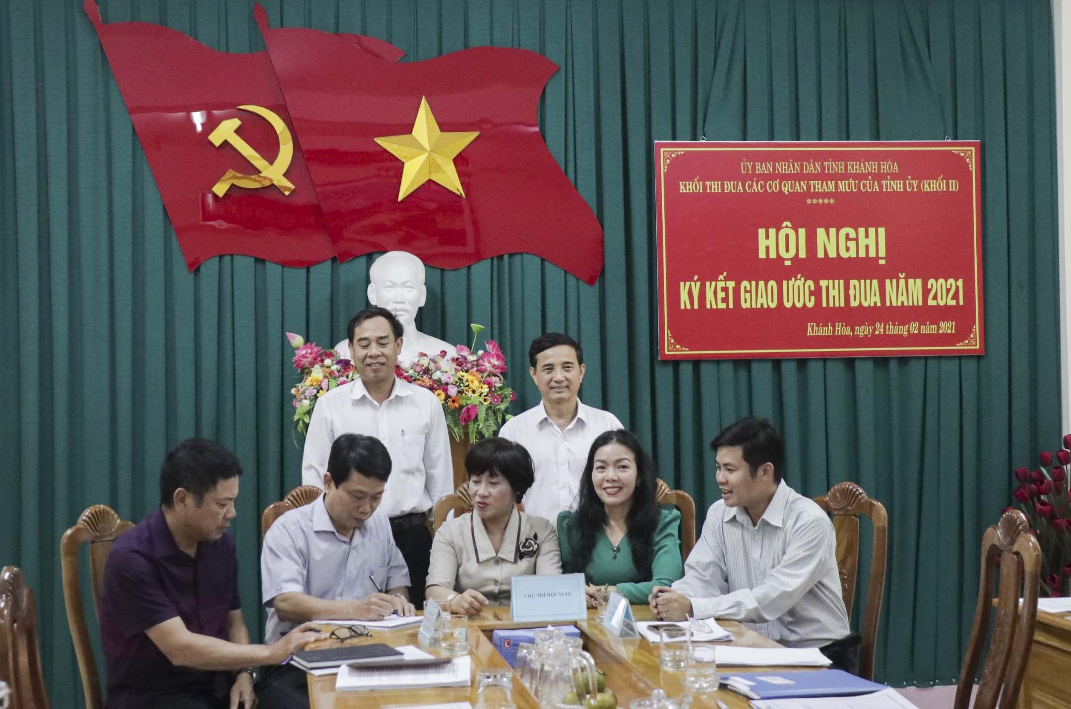 Khối thi đua Các cơ quan tham mưu của Tỉnh ủy (Khối II): Ký kết giao ước thi đua năm 2021