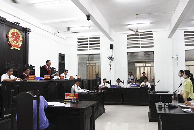 Phiên tòa tháng 9-2020 xét xử vụ án chiếm đoạt tiền từ tài khoản tiết kiệm xảy ra tại thị xã Ninh Hòa. 