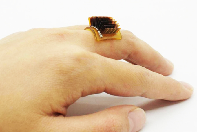 Thiết bị đeo biến cơ thể người thành pin sinh học