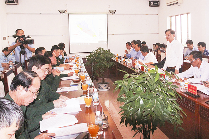 UBND tỉnh làm việc với Bộ Quốc phòng về việc bán đấu giá đất sân bay Nha Trang cũ