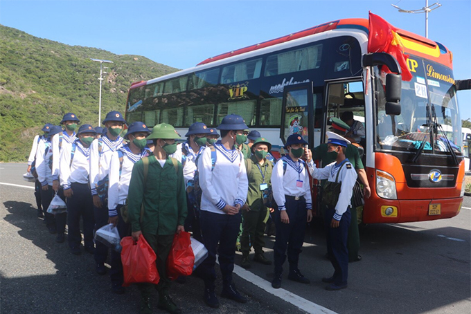 Tiểu đoàn 871, Lữ đoàn 957, Vùng 4 Hải quân tiếp nhận chiến sĩ mới