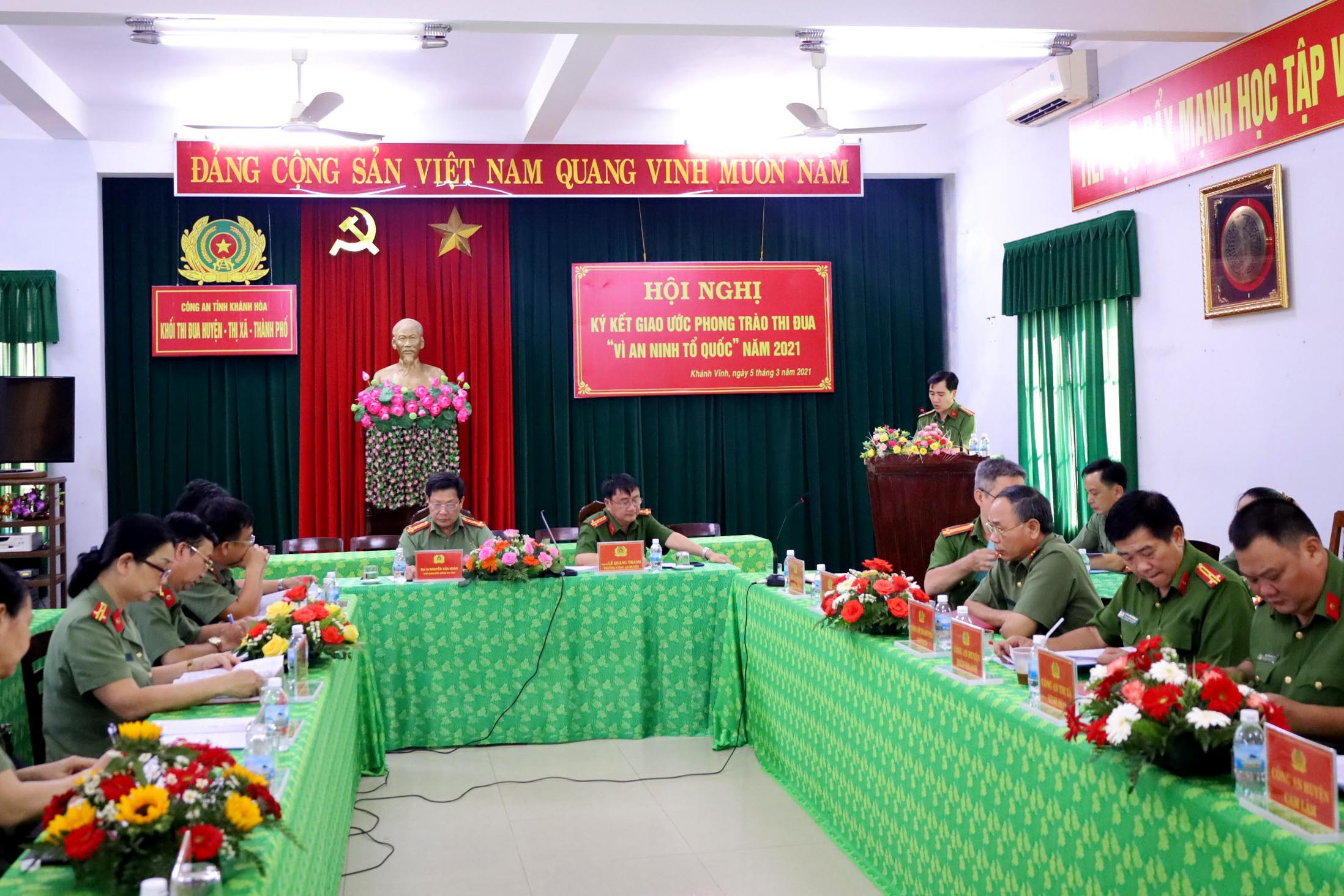 Tổ chức hội nghị ký kết giao ước thi đua &quot;Vì an ninh Tổ quốc&quot; năm 2021