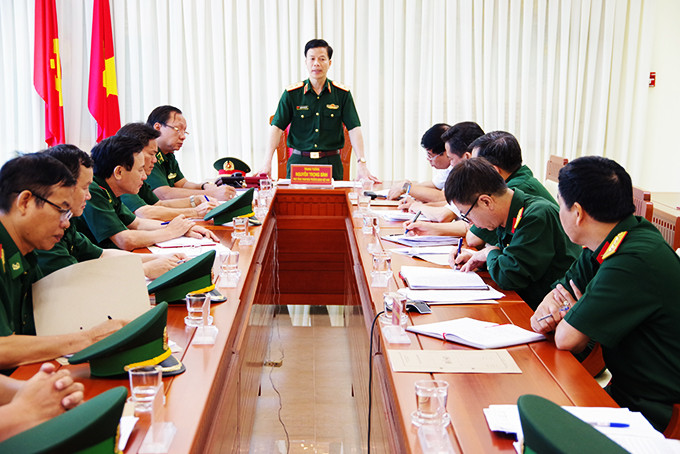  Trung tướng Nguyễn Trọng Bình cùng đoàn công tác làm việc tại Bộ Chỉ huy Bộ đội Biên phòng tỉnh.