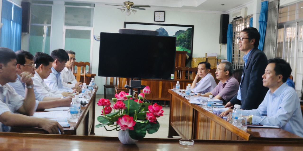 Đoàn công tác Bộ Y tế làm việc với Ban chỉ đạo phòng, chống dịch bệnh ở người tỉnh Khánh Hoà