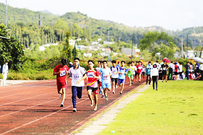 Players competing in athletics