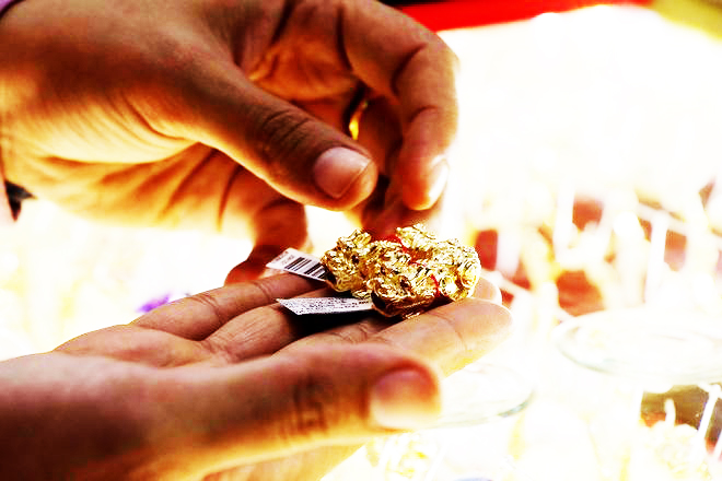 Giá vàng hôm nay 11.3.2021: Tiếp tục tăng lên 55,5 triệu đồng/lượng