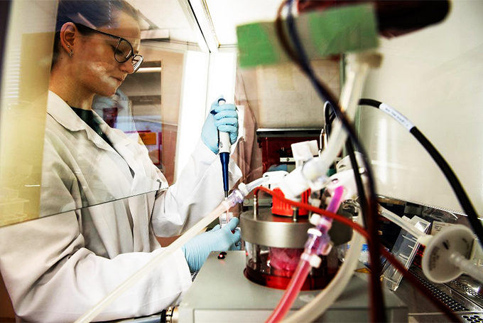 Phần Lan phát triển vaccine ngừa Covid-19 dạng xịt mũi