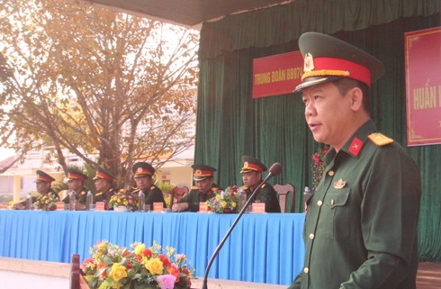 Thiếu tá Trần Thiện Tú - Trung đoàn trưởng Trung đoàn Bộ binh 974 quán triệt nhiệm vụ huấn luyện.