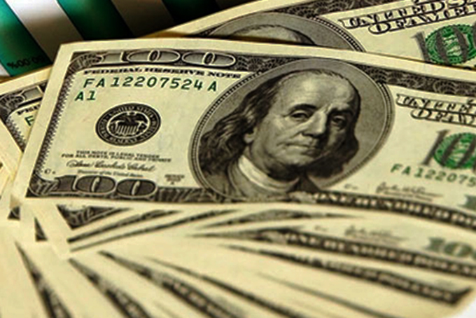 Tỷ giá trung tâm đảo chiều tăng mạnh, USD trong ngân hàng và thị trường tự do cùng đi lên