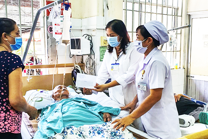 Hỗ trợ thiết thực cho bệnh nhân nghèo