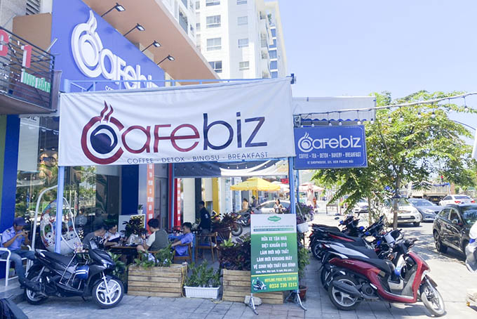 Kinh doanh chiếm hết vỉa hè