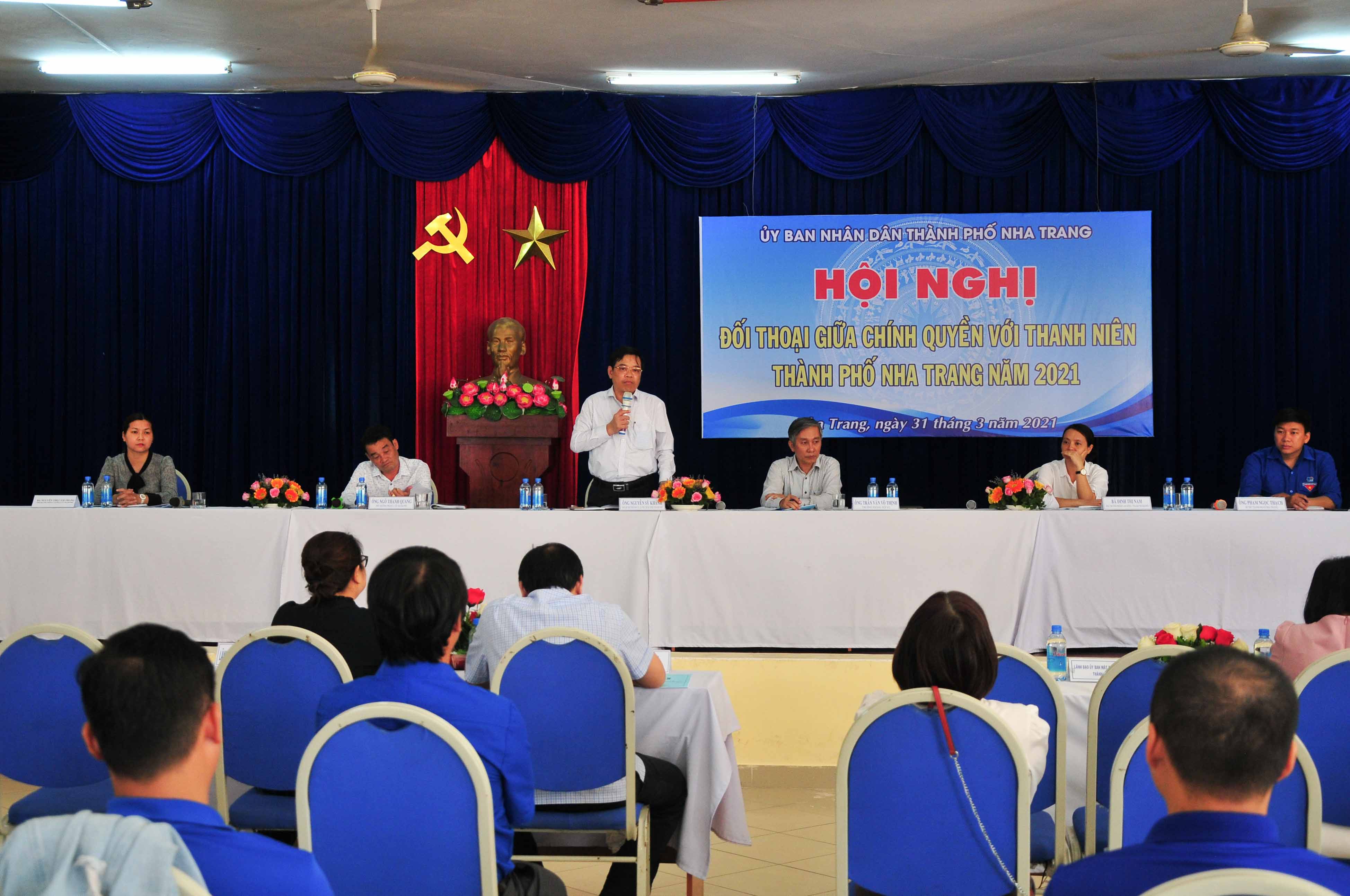 Quang cảnh hội nghị