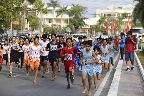 Đơn vị Ninh Hòa đoạt giải nhất toàn đoàn môn việt dã