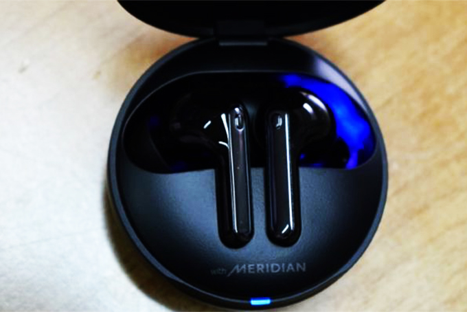 Khám phá tai nghe chống ồn LG Tone Free FN7 có công nghệ diệt khuẩn