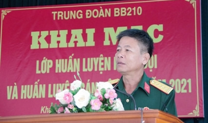 Đại tá Trần Hữu Ngọc phát biểu tại buổi khai mạc.