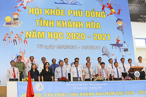 Leaderships of Khanh Hoa’s provincial departments and sectors attending opening ceremony