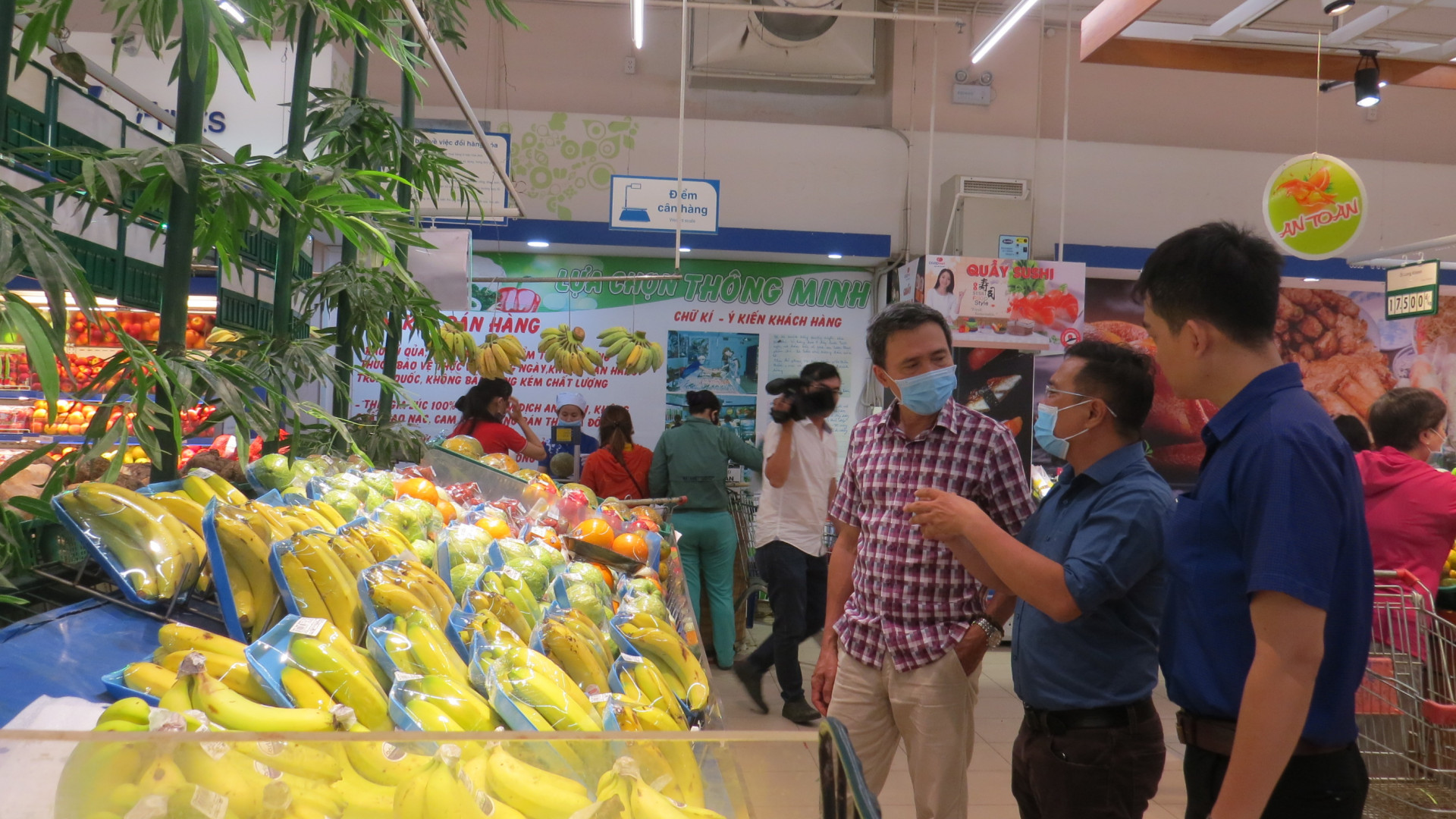 Đoàn khảo sát tại Siêu thị Coopmart Nha Trang 