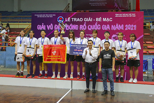 Đội nữ TP. Hồ Chí Minh Novaland vô địch.