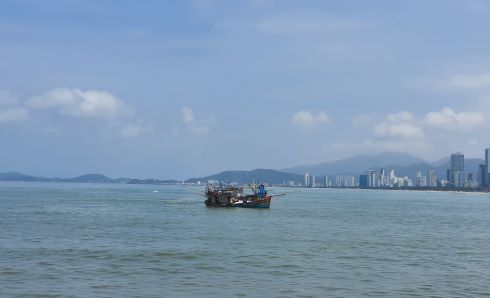 Thi thể người đàn ông trôi dạt trên vịnh Nha Trang