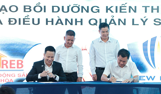 Lãnh đạo Hội Môi giới bất động sản Khánh Hoà và Công ty Bất động sản New City Nha Trang ký kết Đào tạo bồi dưỡng kiến thức môi giới và điều hành quản lý sàn bất động sản