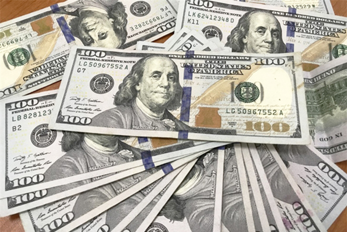 Tỷ giá USD hôm nay 13/4: USD trượt dốc, 'chợ đen' tăng mua, giảm bán