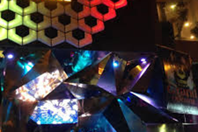 Mâu thuẫn trong vũ trường, một thanh niên bị chém trọng thương