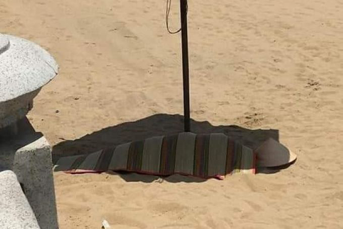 Người đàn ông chết trên bãi biển