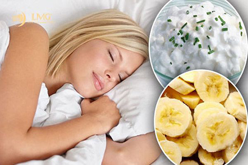 Vì sao nên ăn một quả chuối trước khi đi ngủ?