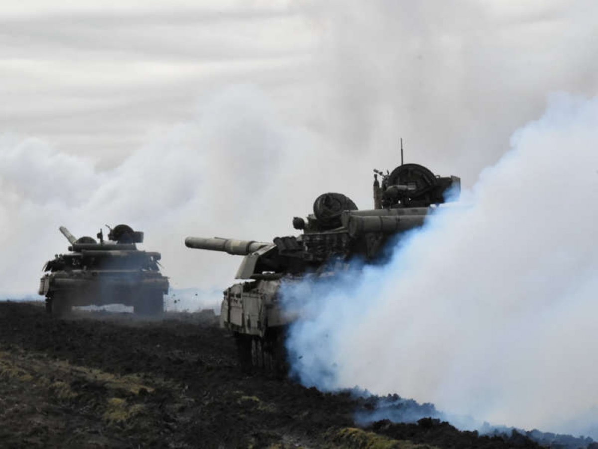Lực lượng vũ trang Ukraine tập trận gần biên giới Crimea ở phía nam Ukraine. Ảnh: Reuters