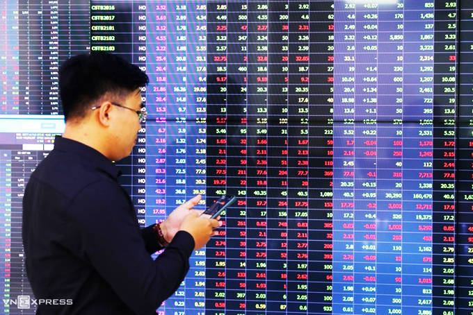 Chứng khoán giảm mạnh nhất từ đầu tháng