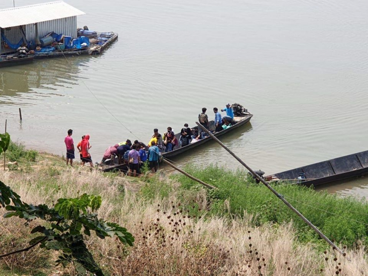 Lào lo ngại nguy cơ lây lan Covid-19 từ người nhập cảnh trái phép