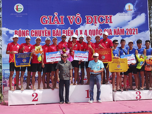 Nam Sanvinest Khánh Hòa đạt giải vô địch và giải nhì.