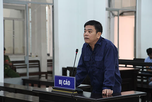 Vợ bị chồng đâm vì ham bài bạc