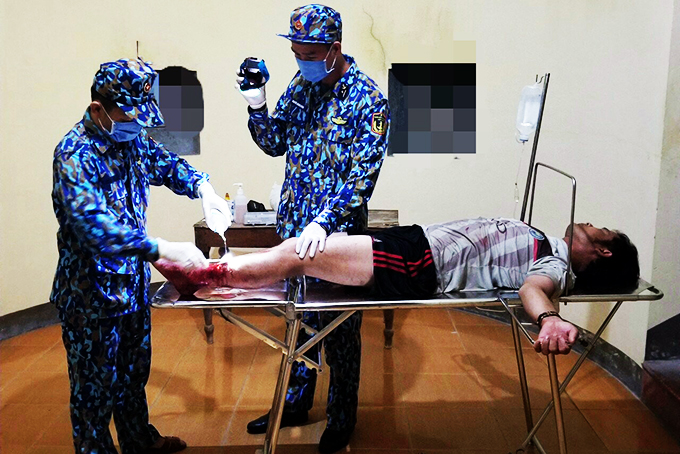 Đảo Đá Lớn cấp cứu ngư dân bị tai nạn lao động