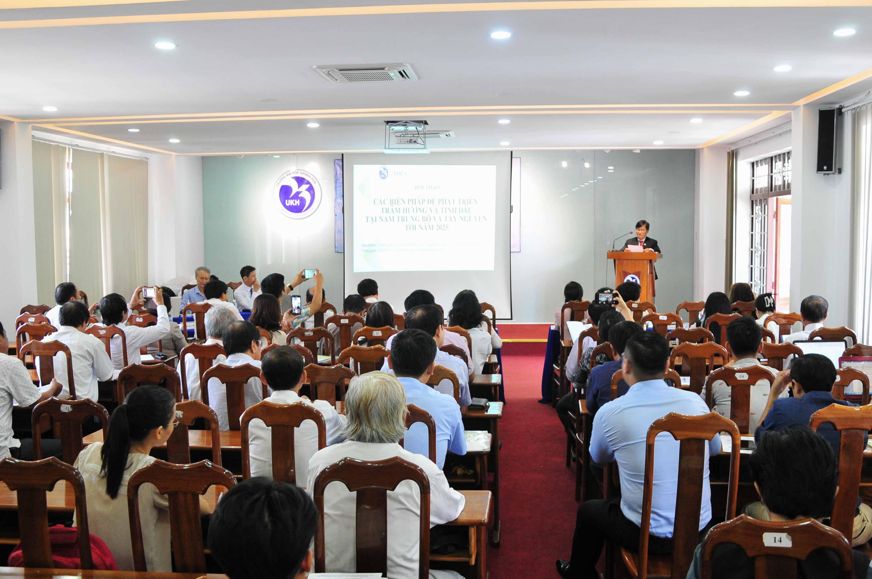 Hội thảo các biện pháp phát triển trầm hương và tinh dầu