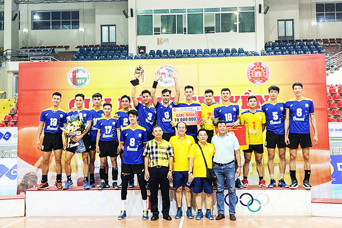 Đội bóng Sanest Khánh Hòa xuất sắc vô địch Cúp Hùng Vương năm 2021.