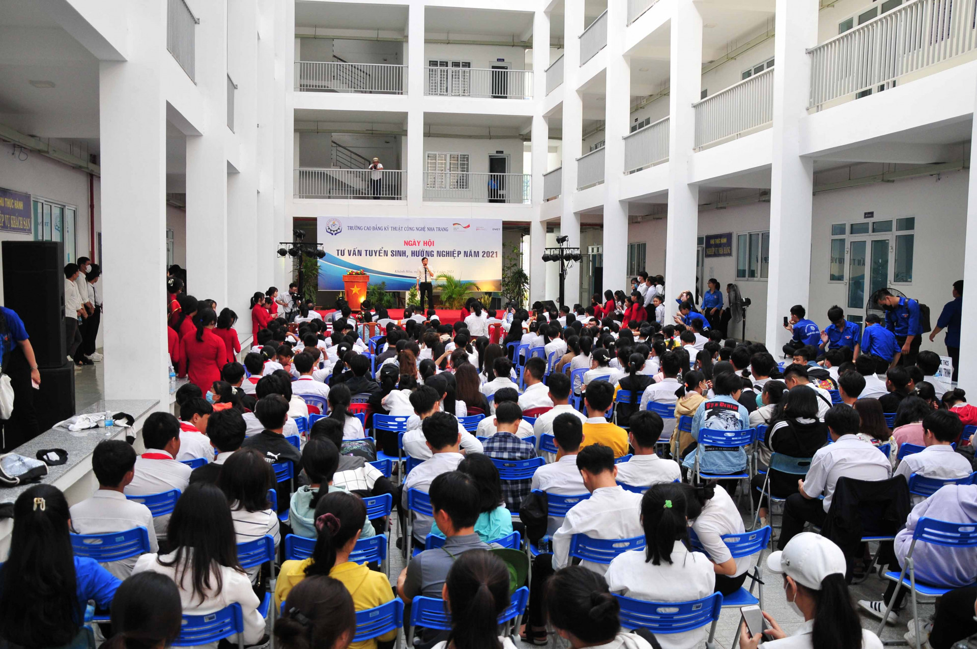 Trường Cao đẳng Kỹ thuật Công nghệ Nha Trang: Tổ chức ngày hội tư vấn tuyển  sinh, hướng nghiệp - Báo Khánh Hòa điện tử