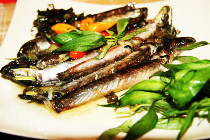 Cá kèo kho rau răm