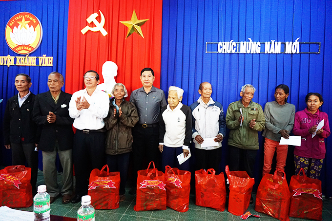 Mặt trận các cấp: Tích cực xây dựng Đảng, chính quyền