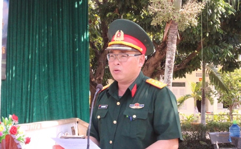 Thượng tá Đinh Văn Hưng phát biểu khai mạc giải đấu.