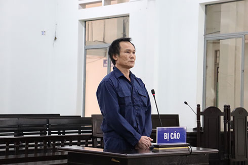 Đánh người xong, châm lửa tự tử, làm cháy tàu